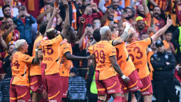 Galatasaray Tarihe Geçti: Beşinci Yıldız Sevincine Doydu