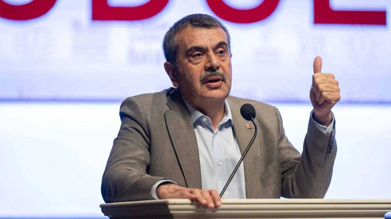 Bakan Tekin'den Eğitime Kürtçe ve Zorunlu Süre Ayarı Sinyali 1 Bakan Tekinden Egitime Kurtce ve Zorunlu Sure Ayari Sinyali 2