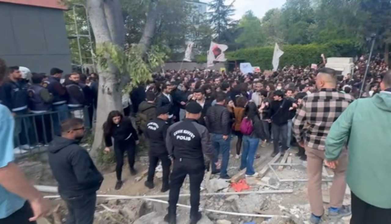 Boğaziçi'nde Protesto: 6 Öğrenci Tutuklu, 1 Tahliye 1 Bogazicinde Protesto 6 Ogrenci Tutuklu 1 Tahliye 2
