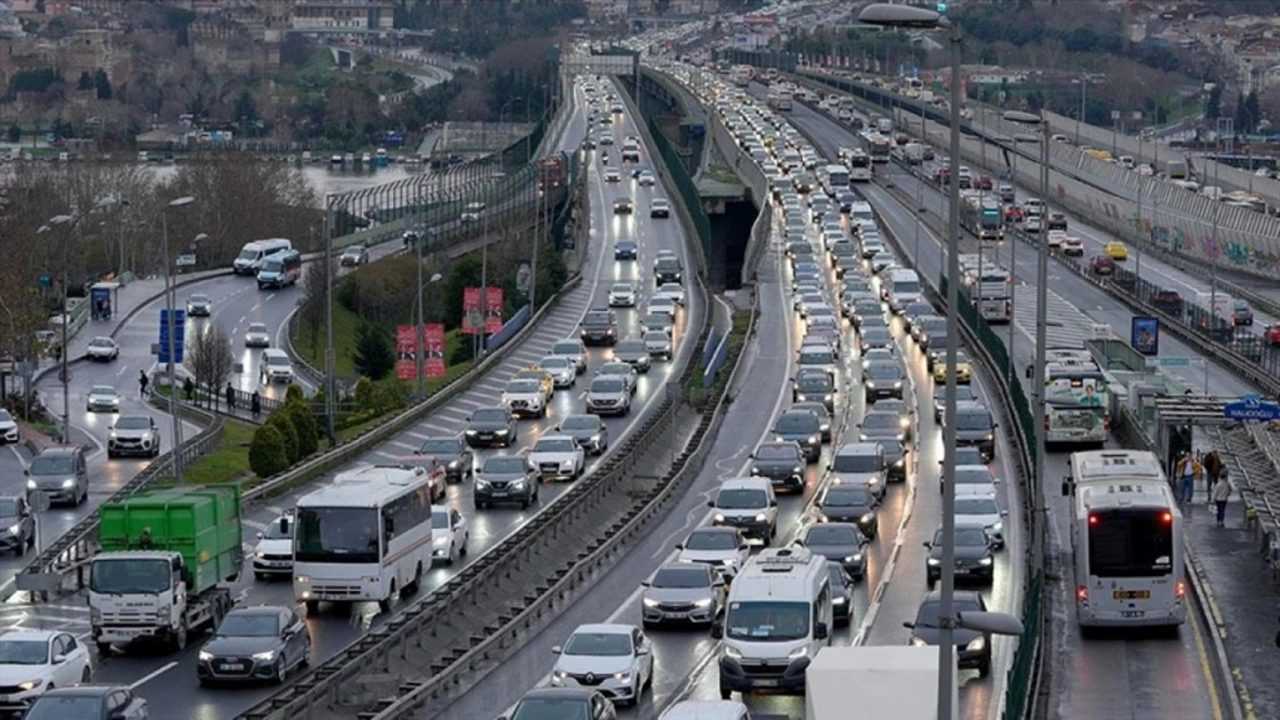 Buyuksehirler Nefes Alamiyor Trafikte Patlama 4