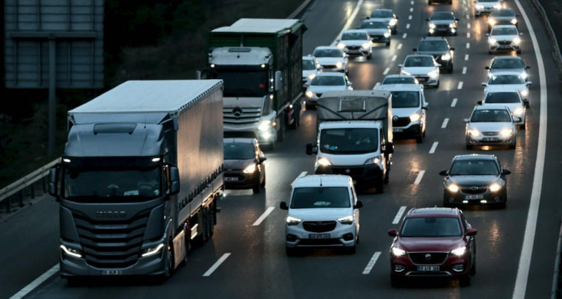 Büyükşehirler Nefes Alamıyor: Trafikte Patlama
