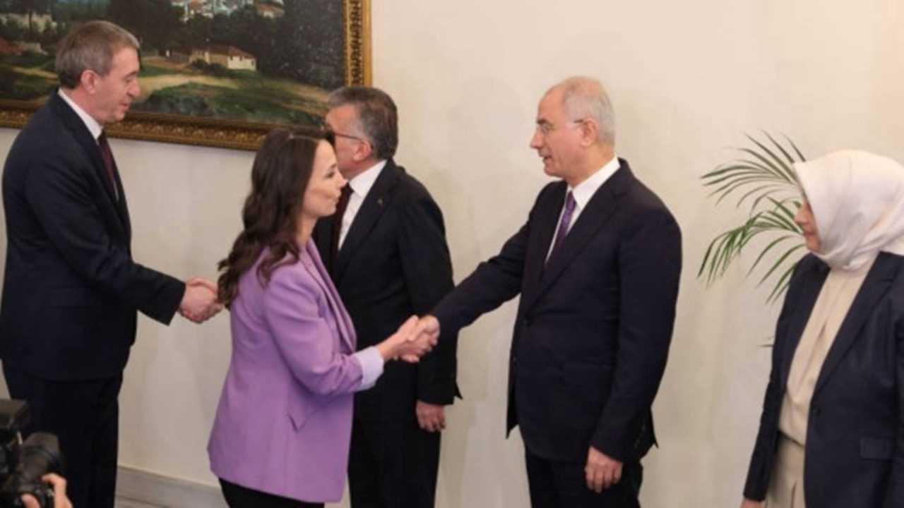 DEM Parti ile AK Parti Arasında Kritik Zirve 3 DEM Parti ile AK Parti Arasinda Kritik Zirve 4