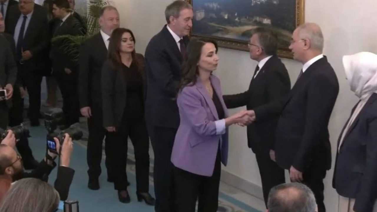 DEM Parti ile AK Parti Arasında Kritik Zirve 4 DEM Parti ile AK Parti Arasinda Kritik Zirve 5