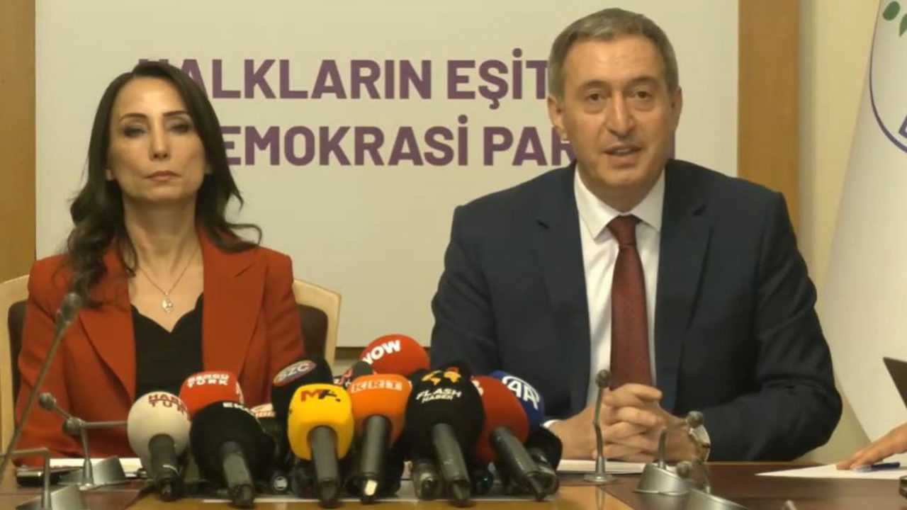 DEM’den AK Parti’ye Ziyaret, Davutoğlu ile Kritik Görüşme 1 DEMden AK Partiye Ziyaret Davutoglu ile Kritik Gorusme 1