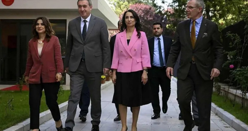 DEM’den AK Parti’ye Ziyaret, Davutoğlu ile Kritik Görüşme