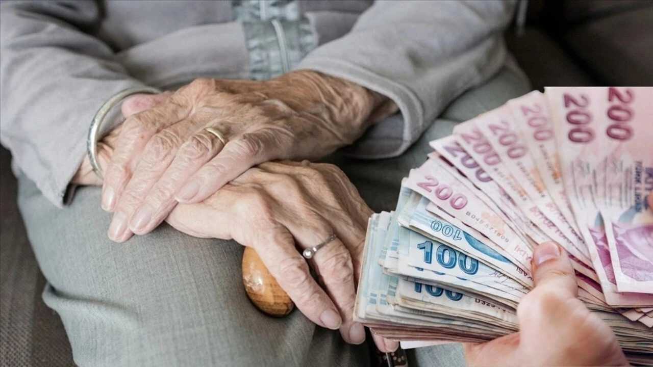 Emeklilerin Yuzunu Guldurecek Bayram Ikramiyesi 2