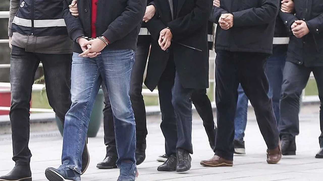 FETÖ’nün Askeri ve Emniyet Yapısına Eş Zamanlı Operasyon 1 FETOnun Askeri ve Emniyet Yapisina Es Zamanli Operasyon 2
