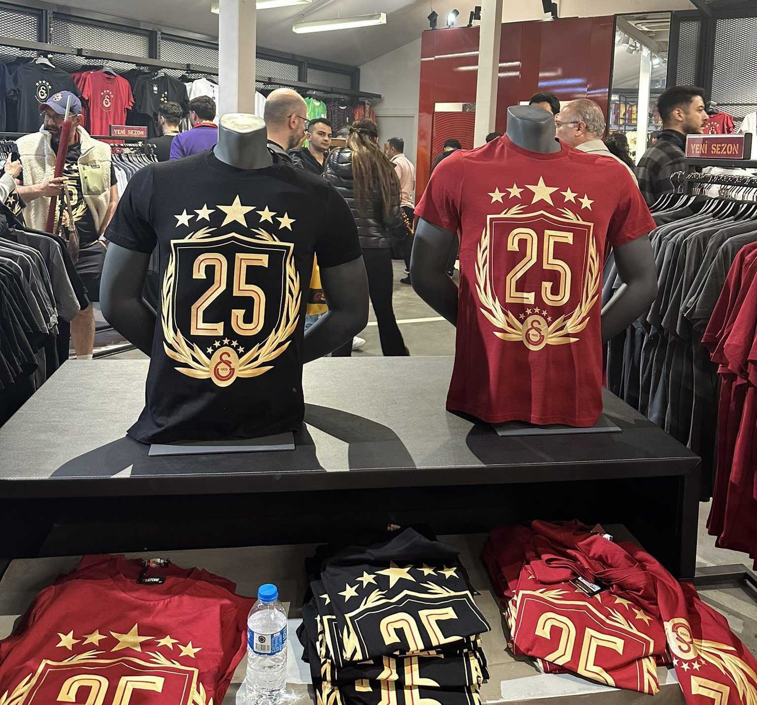 24 Saatte Servet! Galatasaray Rekor Kırdı 2 GrQxzNXWUAAnbZj e1747747796156