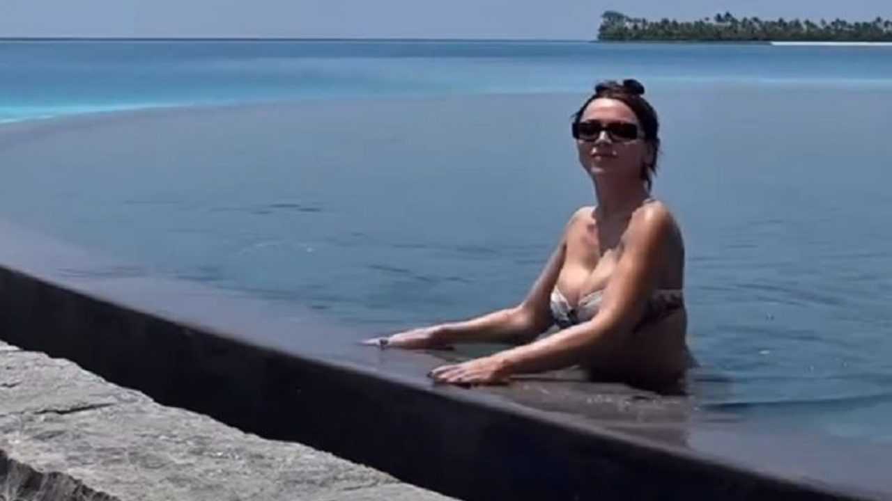 Hadise, Maldivler’in Berrak Sularında Göz Kamaştırdı 2 Hadise Maldivlerin Berrak Sularinda Goz Kamastirdi 3