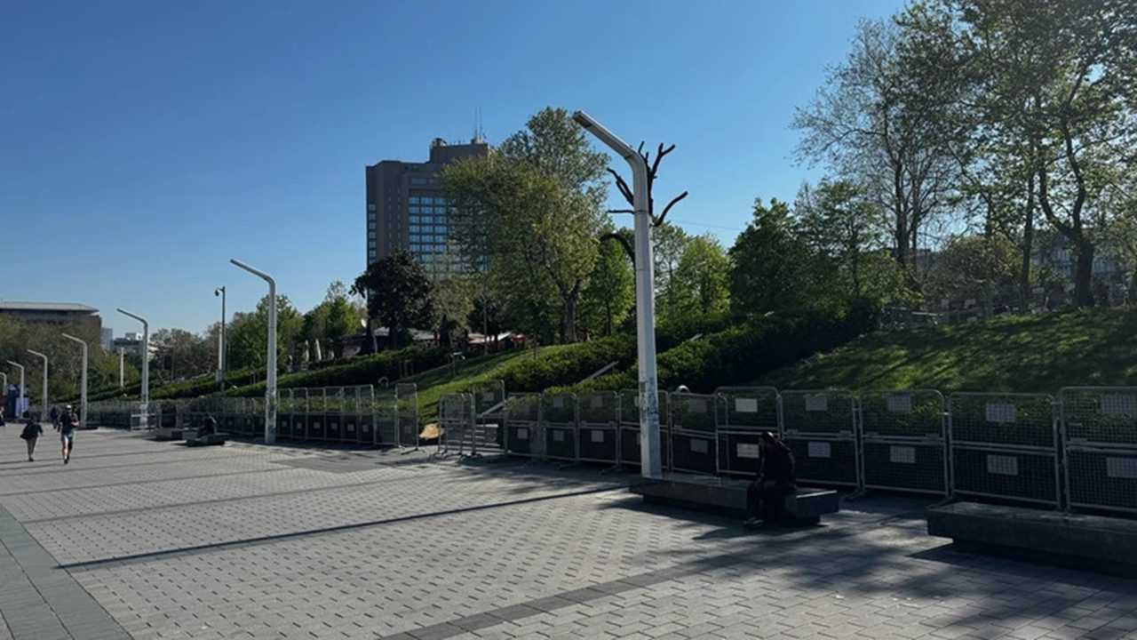 Sirri Sureyya Onder Asi Ruh Sonsuza Ugurlaniyor 3