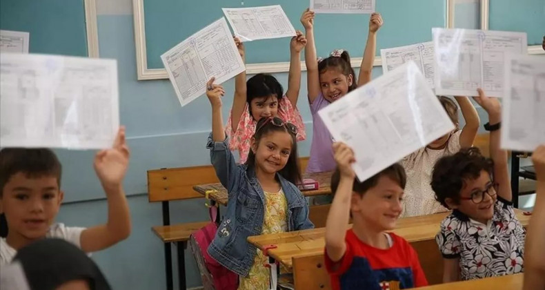 20 Milyon Öğrenci Yaz Tatilinde, YKS Nefes Kestiriyor