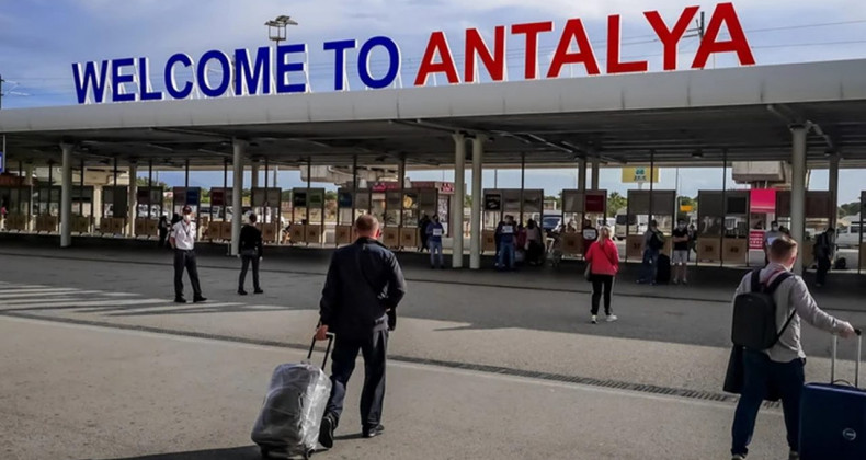 Antalya Havalimanı McDonald’s’ta 1940 TL’lik Hesap