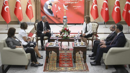 DEM’den MHP’ye Ziyaret: Terörsüz Türkiye Mesajı