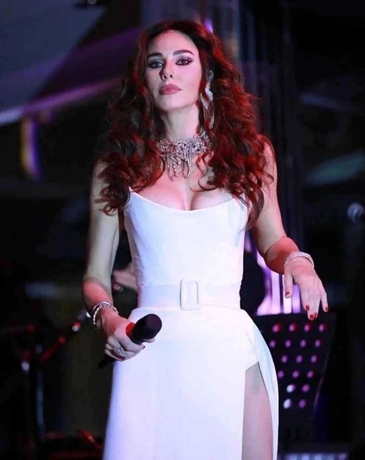 Defne Samyeli’nin Gençlik Sırrı Çin’e İlham Oldu 1 Defne Samyelinin Genclik Sirri Cine Ilham Oldu 1