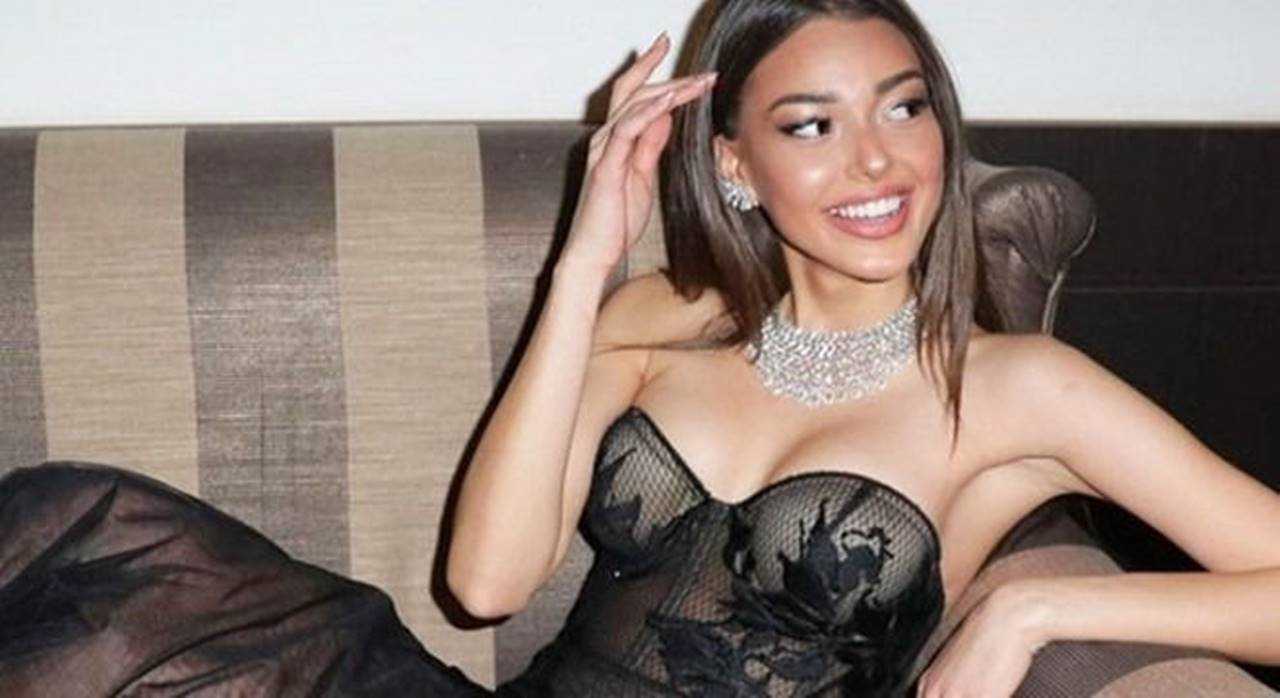 Dilan Çiçek Deniz Yaz Tatilinde Fırtına Gibi Esti 4 Dilan Cicek Deniz Yaz Tatilinde Firtina Gibi Esti 5