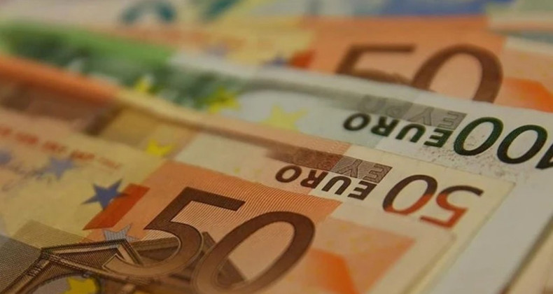 Dolar Düştü, Euro Fırladı: Kurda Yeni Rekor