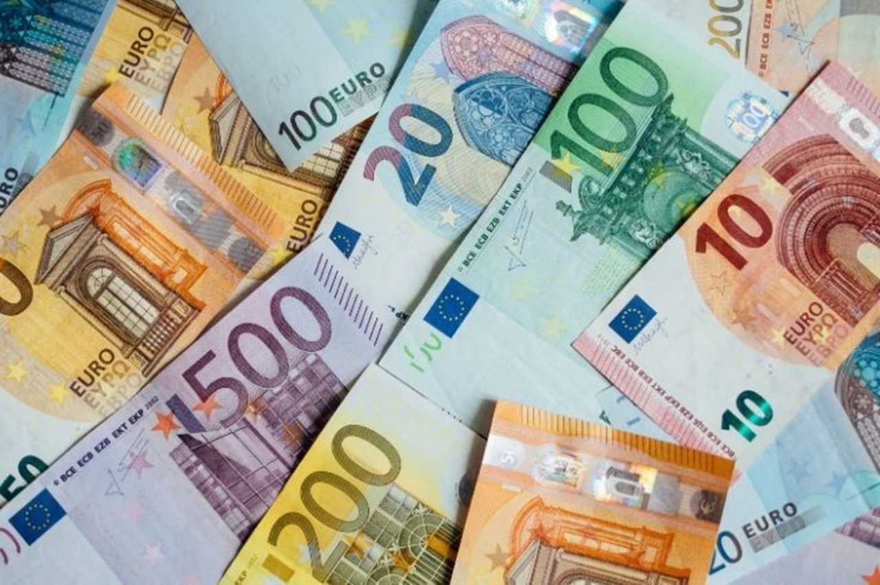 Dolar Düştü, Euro Fırladı: Kurda Yeni Rekor 3 Dolar Dustu Euro Firladi Kurda Yeni Rekor 4