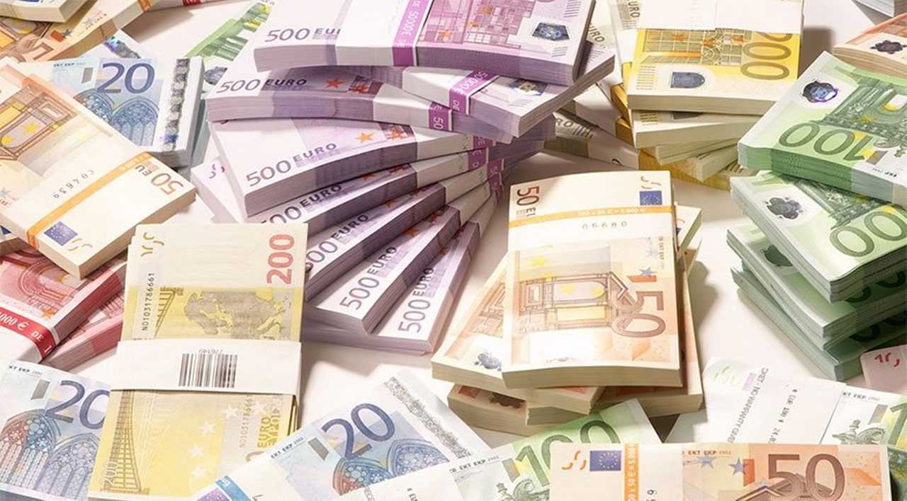 Dolar Düştü, Euro Fırladı: Kurda Yeni Rekor 5 Dolar Dustu Euro Firladi Kurda Yeni Rekor 6