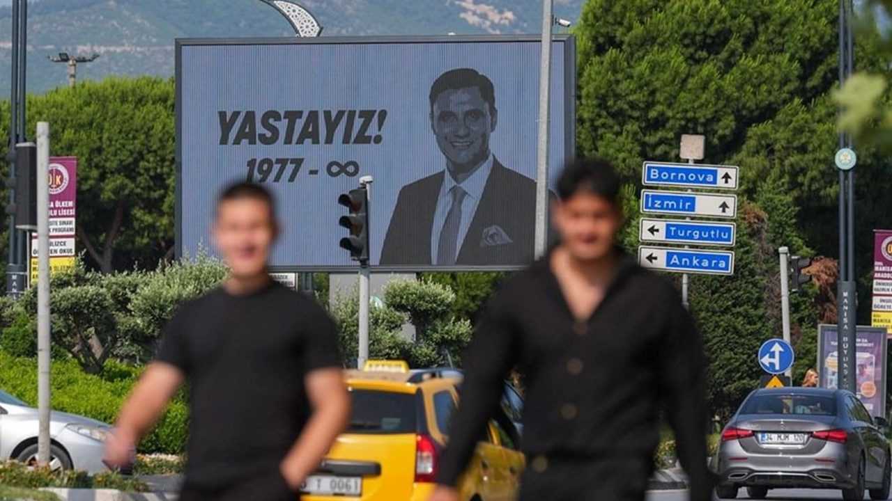 Ferdi Zeyrek Son Yolculuğuna Uğurlanıyor 2 Ferdi Zeyrek Son Yolculuguna Ugurlaniyor 4