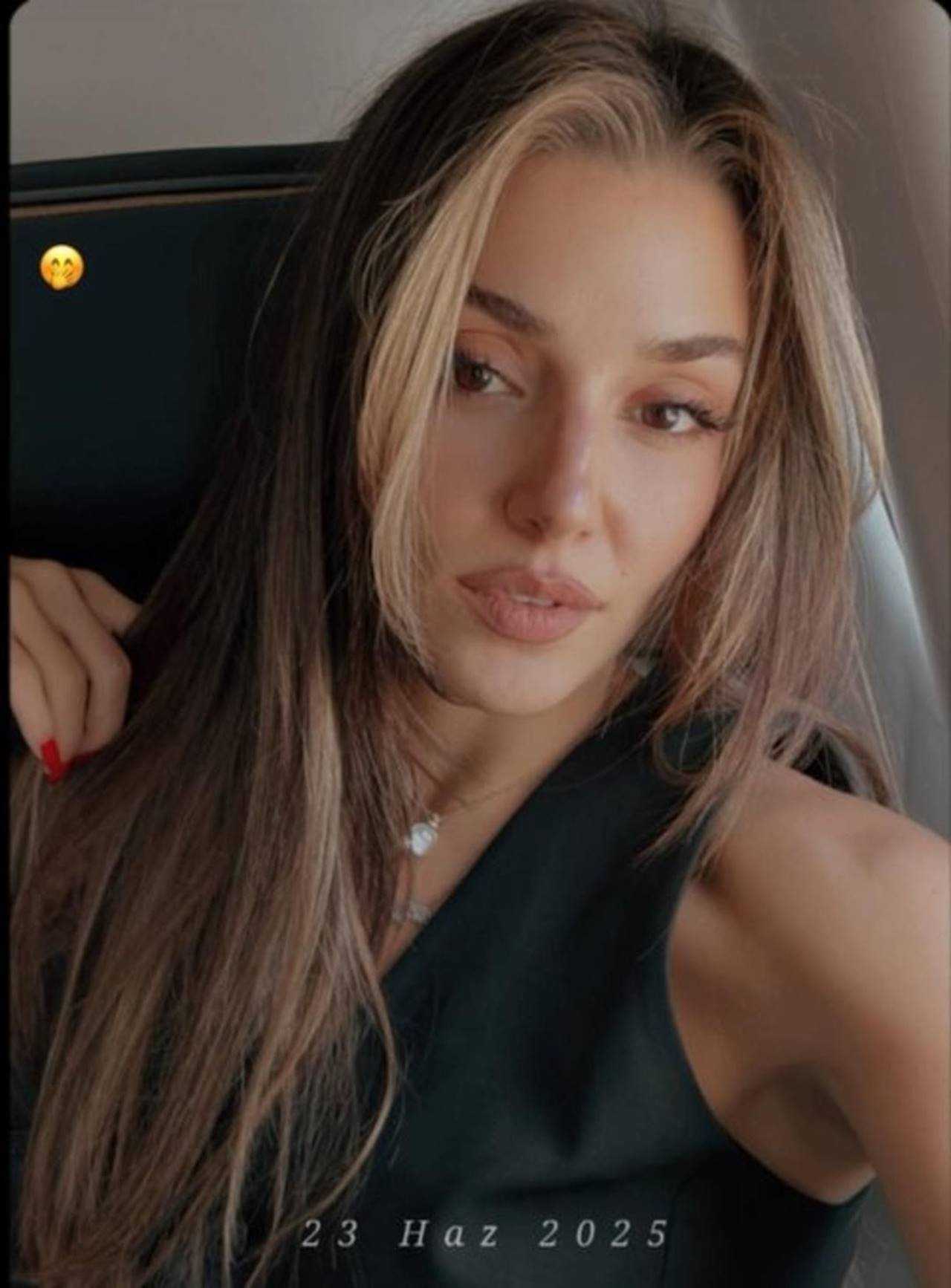Hande Erçel’in İmaj Değişikliği Sosyal Medyayı Salladı 3 Hande Ercelin Imaj Degisikligi Sosyal Medyayi Salladi 4