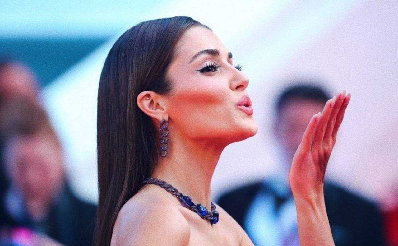 Hande Erçel’in İmaj Değişikliği Sosyal Medyayı Salladı 6 Hande Ercelin Imaj Degisikligi Sosyal Medyayi Salladi 7