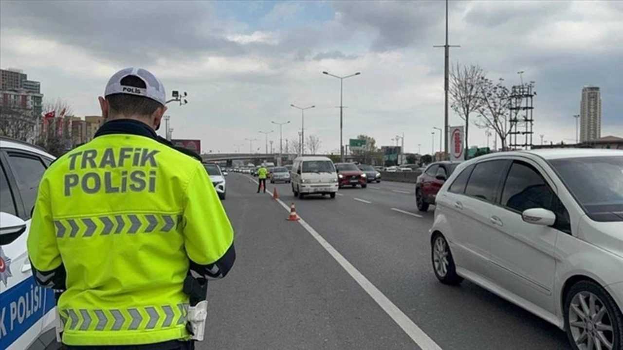 Kurban Bayramı’nda Trafikte Sıkı Önlemler ve Radar Alarmı 2 Kurban Bayraminda Trafikte Siki Onlemler ve Radar Alarmi 3