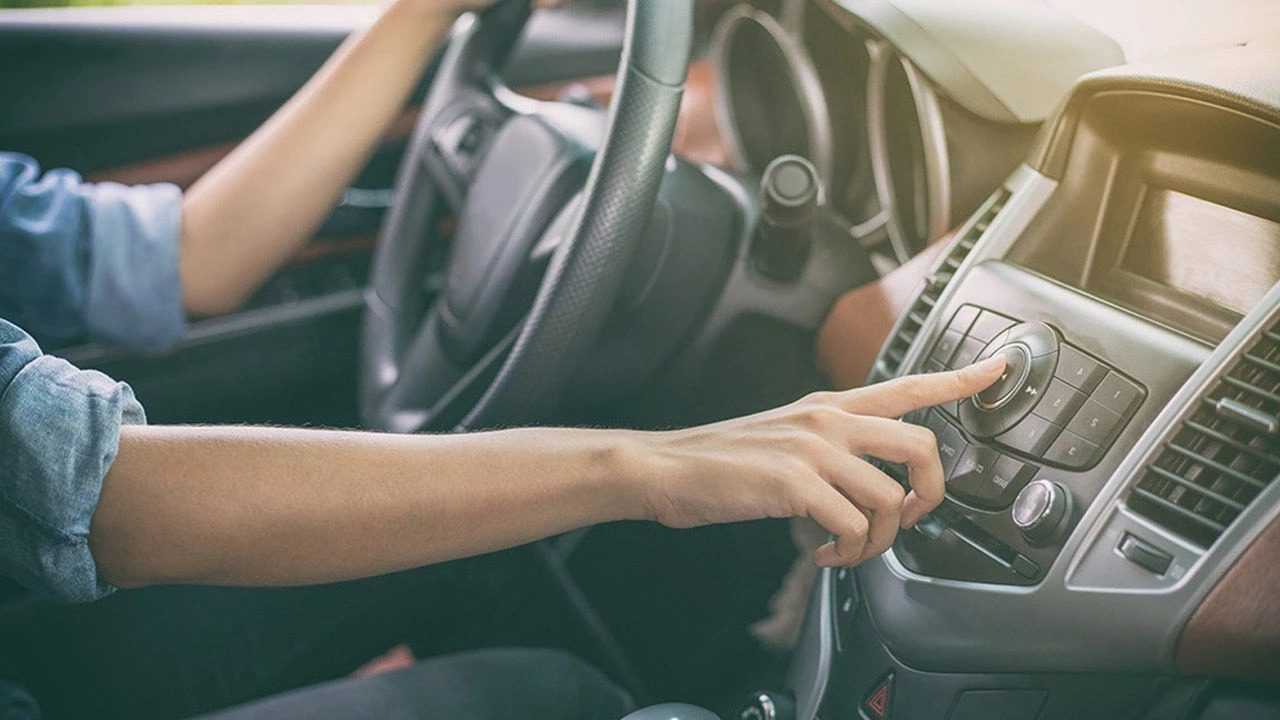 Otobüste, Sahilde, Durakta Müzik Keyfi Ceza Getirdi 2 Otobuste Sahilde Durakta Muzik Keyfi Ceza Getirdi 2