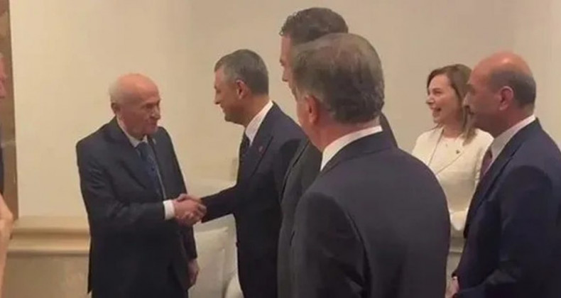 TBMM’de Başkent Rüzgarları: Bahçeli’den Özel’e Sıcak Tebrik