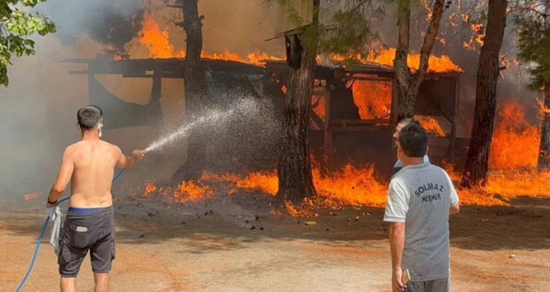 Antalya Yanıyor: Üç İlçede Yangın ve Tahliyeler