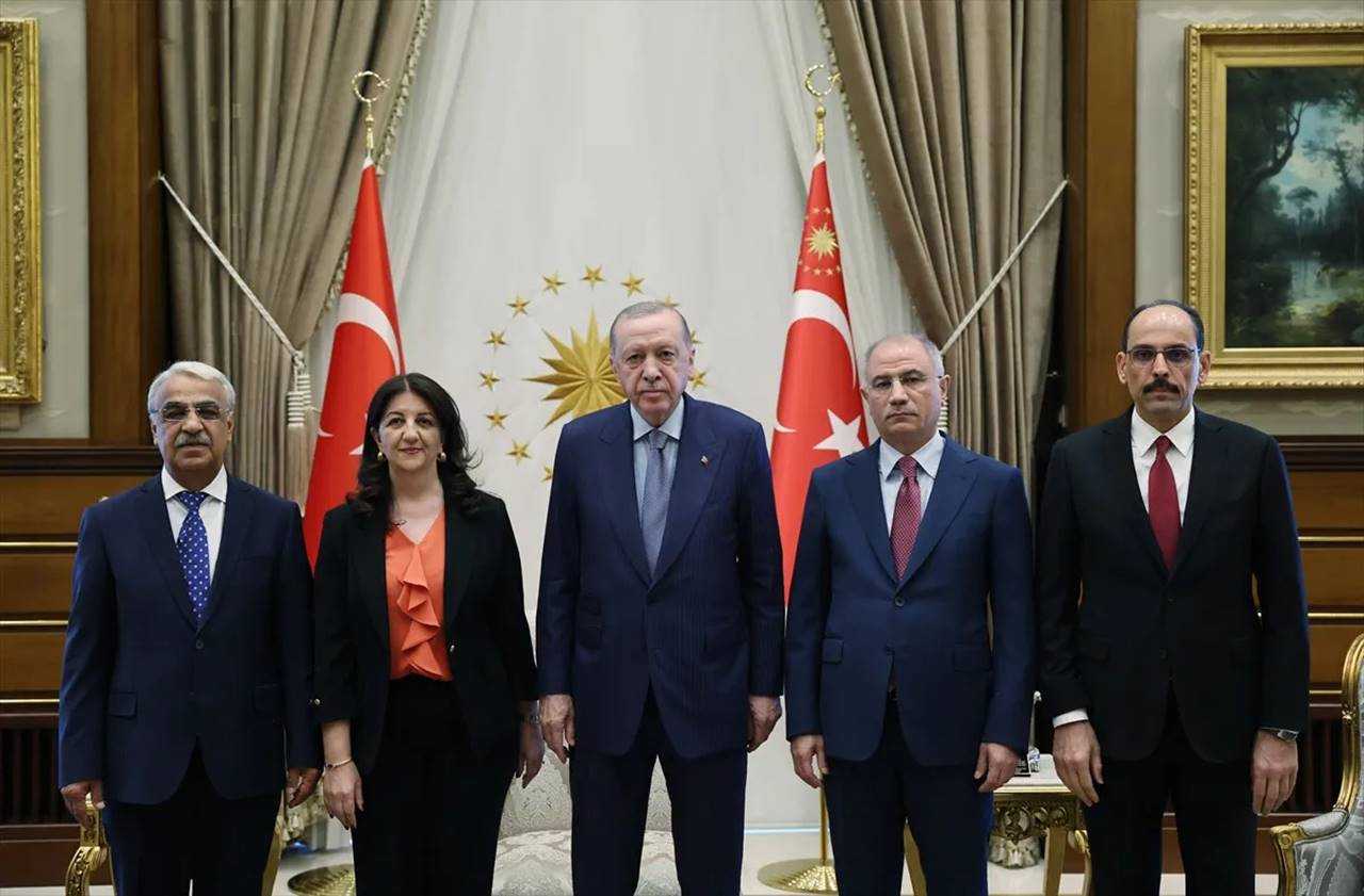 Beştepe’de Tarihi Hamle: PKK Silah Bırakıyor 1 Bestepede Tarihi Hamle PKK Silah Birakiyor 2
