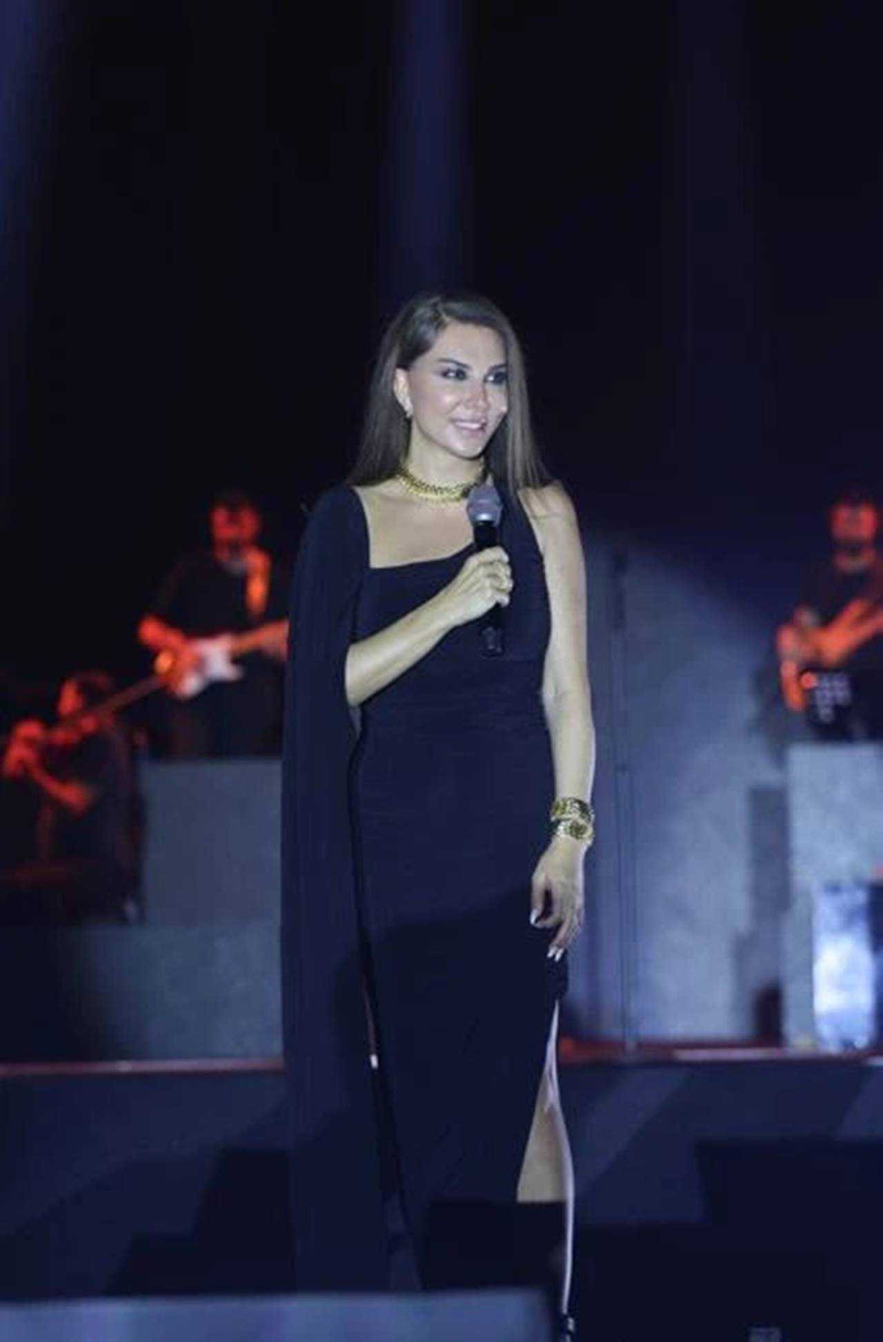 Ebru Yaşar Van’ı Ayağa Kaldırdı: Unutulmaz Bir Gece 2 Ebru Yasar Vani Ayaga Kaldirdi Unutulmaz Bir Gece 3