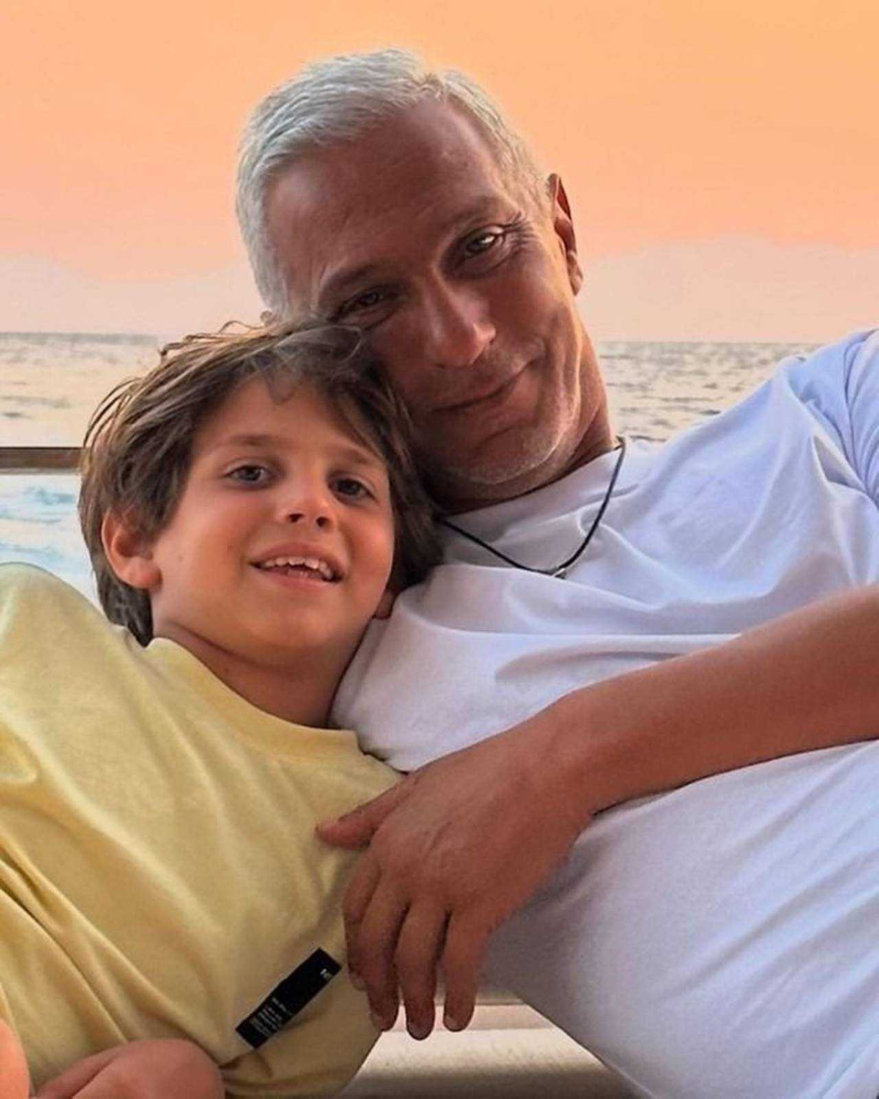 Esra Erol Ailesiyle Sosyal Medyada Fırtına Estirdi 10 Esra Erol Ailesiyle Sosyal Medyada Firtina Estirdi 11