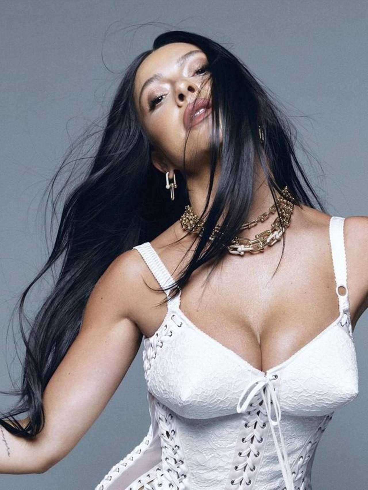 Hadise'den Nefes Kesen Pozlar! Sosyal Medya Yıkıldı 7 Hadiseden Nefes Kesen Pozlar Sosyal Medya Yikildi 8