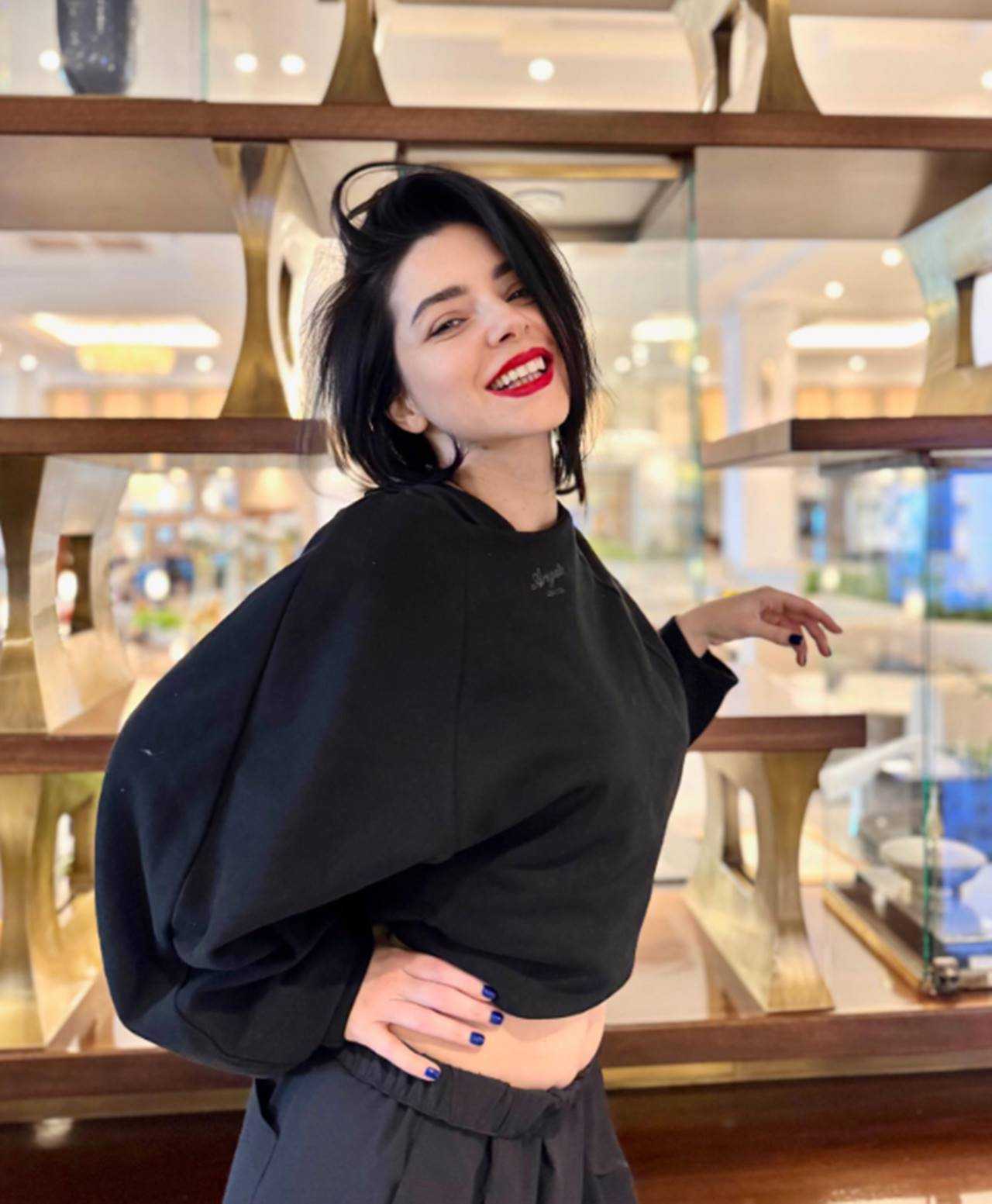 Merve Boluğur'dan Olay Yaratan Pozlar 1 Merve Bolugurdan Olay Yaratan Pozlar 1