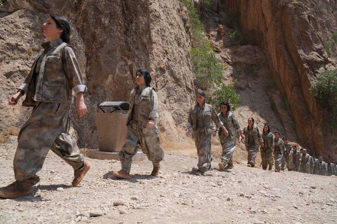 PKK’dan Şok Adım: Silahlar Yakılarak İmha Edildi 4 PKKdan Sok Adim Silahlar Yakilarak Imha Edildi 5