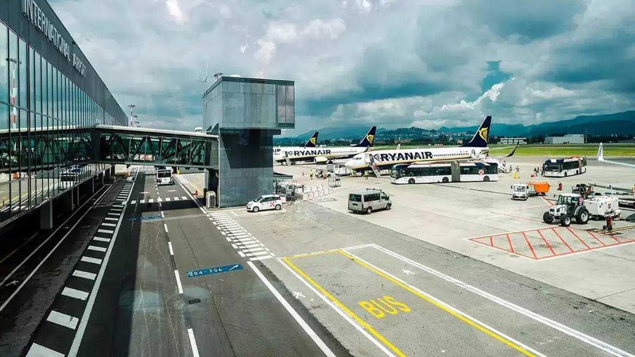 Pistte Yaşanan Feci Ölüm Bergamo Havalimanı’nı Kilitledi 1 Pistte Yasanan Feci Olum Bergamo Havalimanini Kilitledi 2