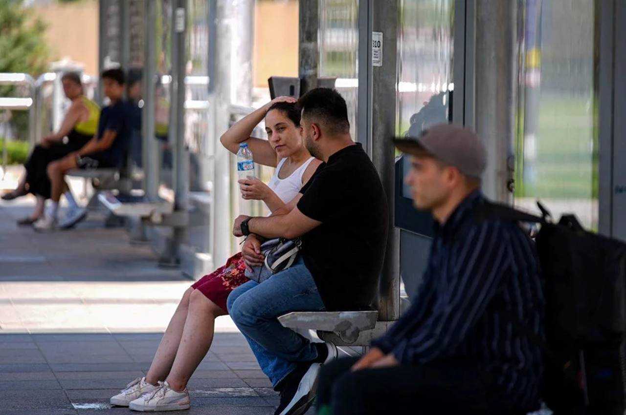 Sıcaklık Alarmı! Uzmanlardan Dışarı Çıkmayın Uyarısı 1 Sicaklik Alarmi Uzmanlardan Disari Cikmayin Uyarisi 2