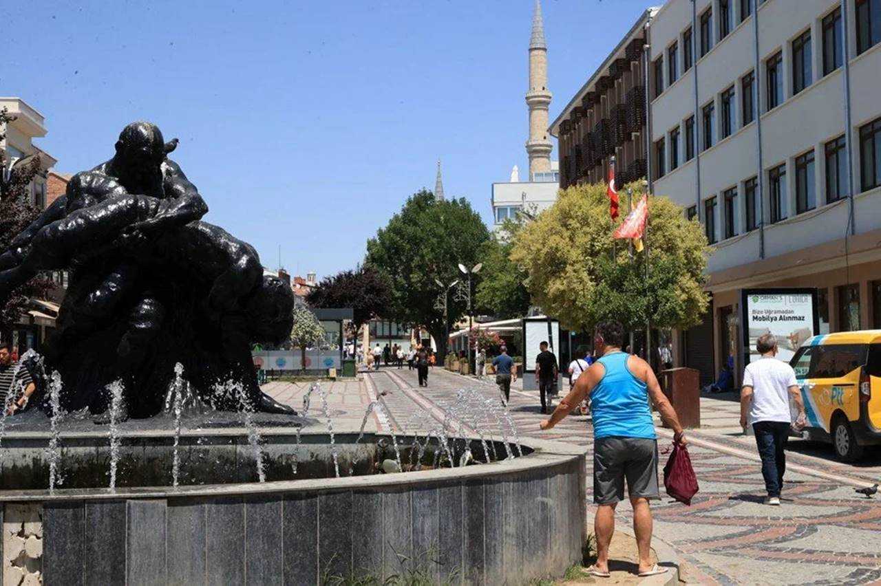 Temmuz Kavuruyor: Sıcaklık 41 Dereceyi Görecek 1 Temmuz Kavuruyor Sicaklik 41 Dereceyi Gorecek 2