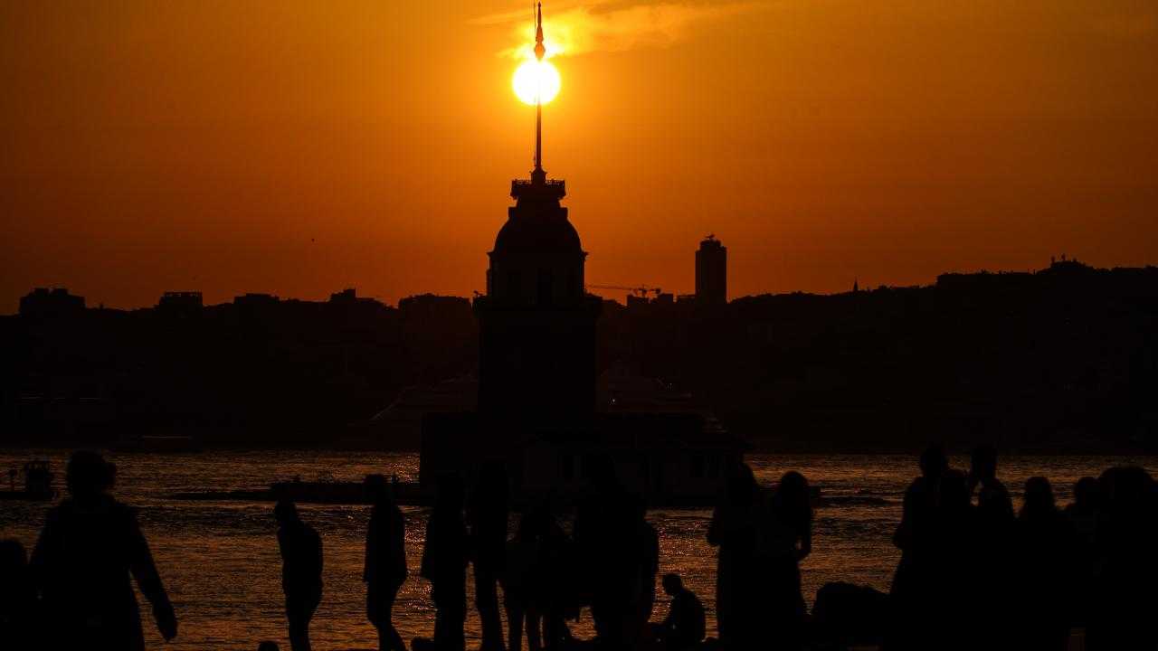 Türkiye Kavruluyor: Yeni Sıcaklık Rekorları Kapıda 1 Turkiye Kavruluyor Yeni Sicaklik Rekorlari Kapida 2