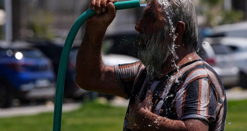 Türkiye Kaynıyor: Sıcaklık 55 Dereceye Dayandı