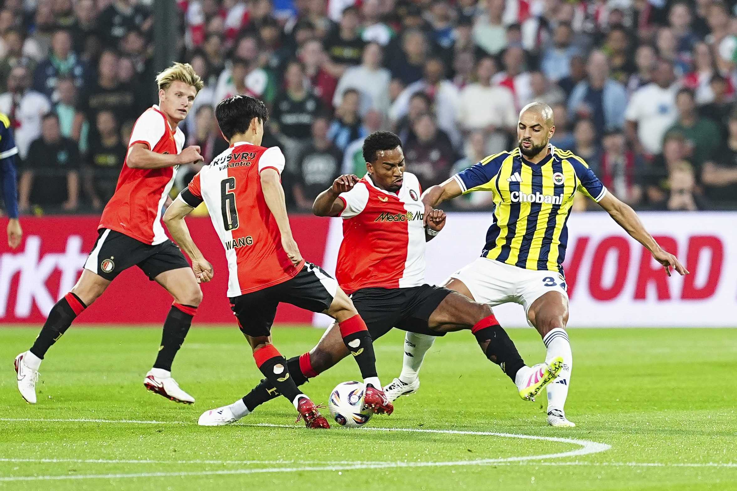 Fenerbahçe’den Net Mesaj: Transferde İkinci Perde Başladı! 2 AA 20250806 38762234 38762228 FEYENOORD FENERBAHCE