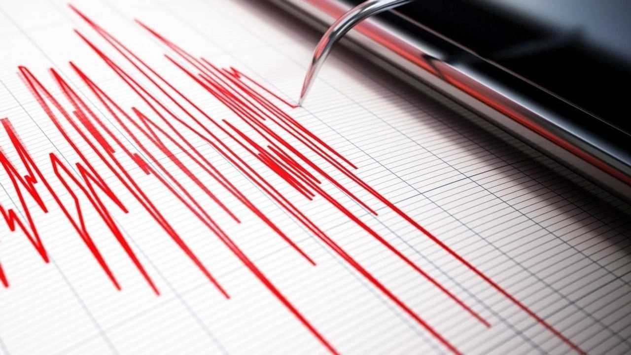 Balıkesir Sındırgı’da Deprem Alarmı: Artçılar Sürüyor 4 Balikesir Sindirgida Deprem Alarmi Artcilar Suruyor 5