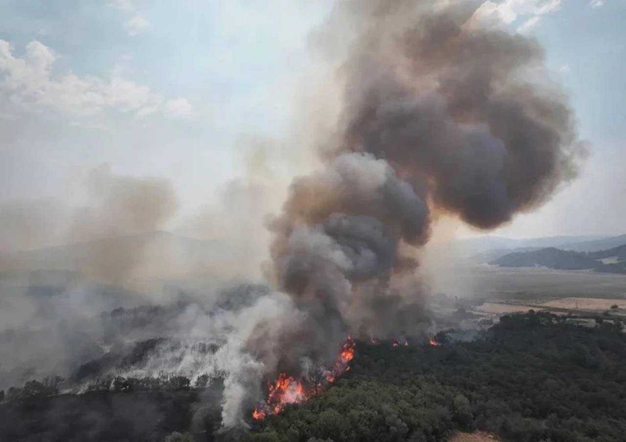 Çanakkale’de Orman Yangını: 7 Köy Tahliye Edildi 1 Canakkalede Orman Yangini 7 Koy Tahliye Edildi 2