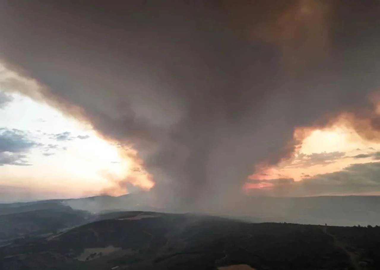 Çanakkale’de Orman Yangını: 7 Köy Tahliye Edildi 2 Canakkalede Orman Yangini 7 Koy Tahliye Edildi 3