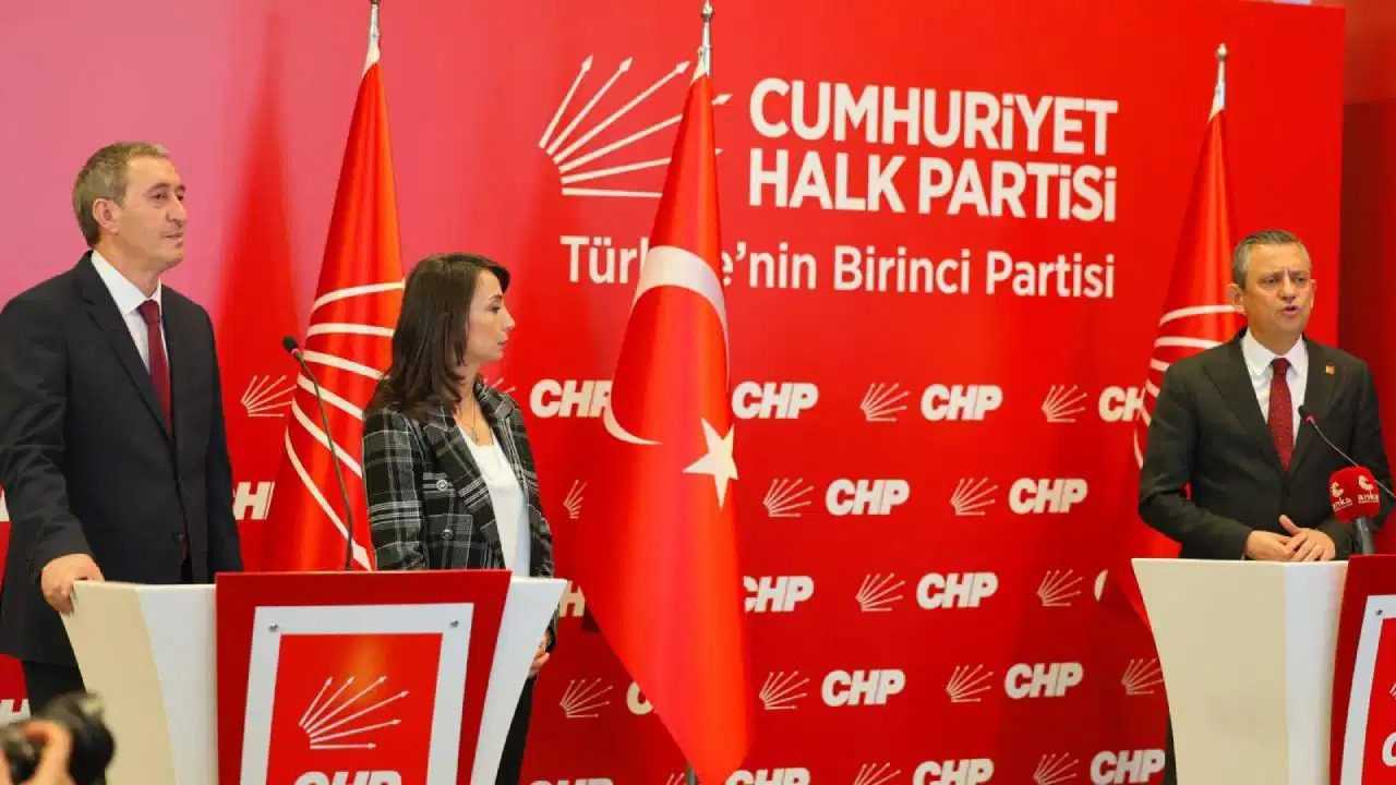 DEM Lideri, Çok Konuşulacak Sözlerle CHP'yi Hedef Aldı 2 DEM Lideri Cok Konusulacak Sozlerle CHPyi Hedef Aldi 3