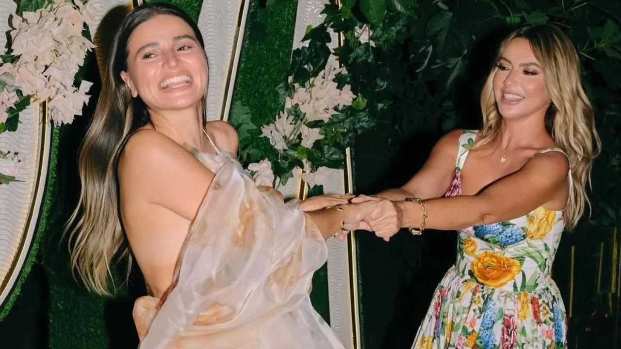 Hadise’den Kardeşine Unutulmaz Doğum Günü Şöleni 3 Hadiseden Kardesine Unutulmaz Dogum Gunu Soleni 4
