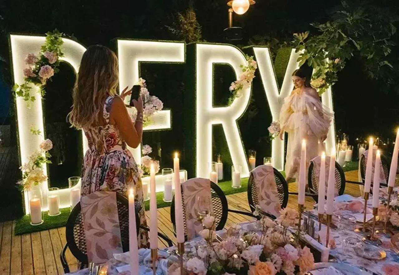 Hadise’den Kardeşine Unutulmaz Doğum Günü Şöleni 6 Hadiseden Kardesine Unutulmaz Dogum Gunu Soleni 7