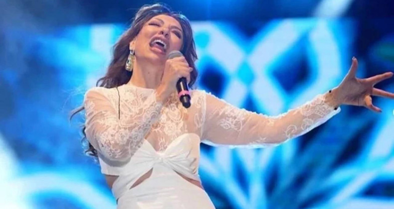 Işın Karaca: Bikinili Fit Haliyle Sosyal Medyayı Salladı
