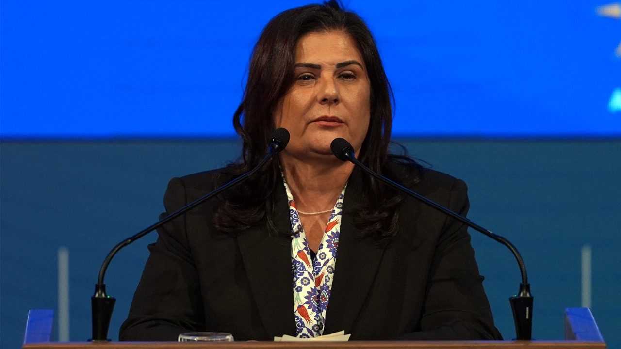 Özlem Çerçioğlu Sürpriz Hamleyle AK Parti’ye Katıldı 3 Ozlem Cercioglu Surpriz Hamleyle AK Partiye Katildi 4