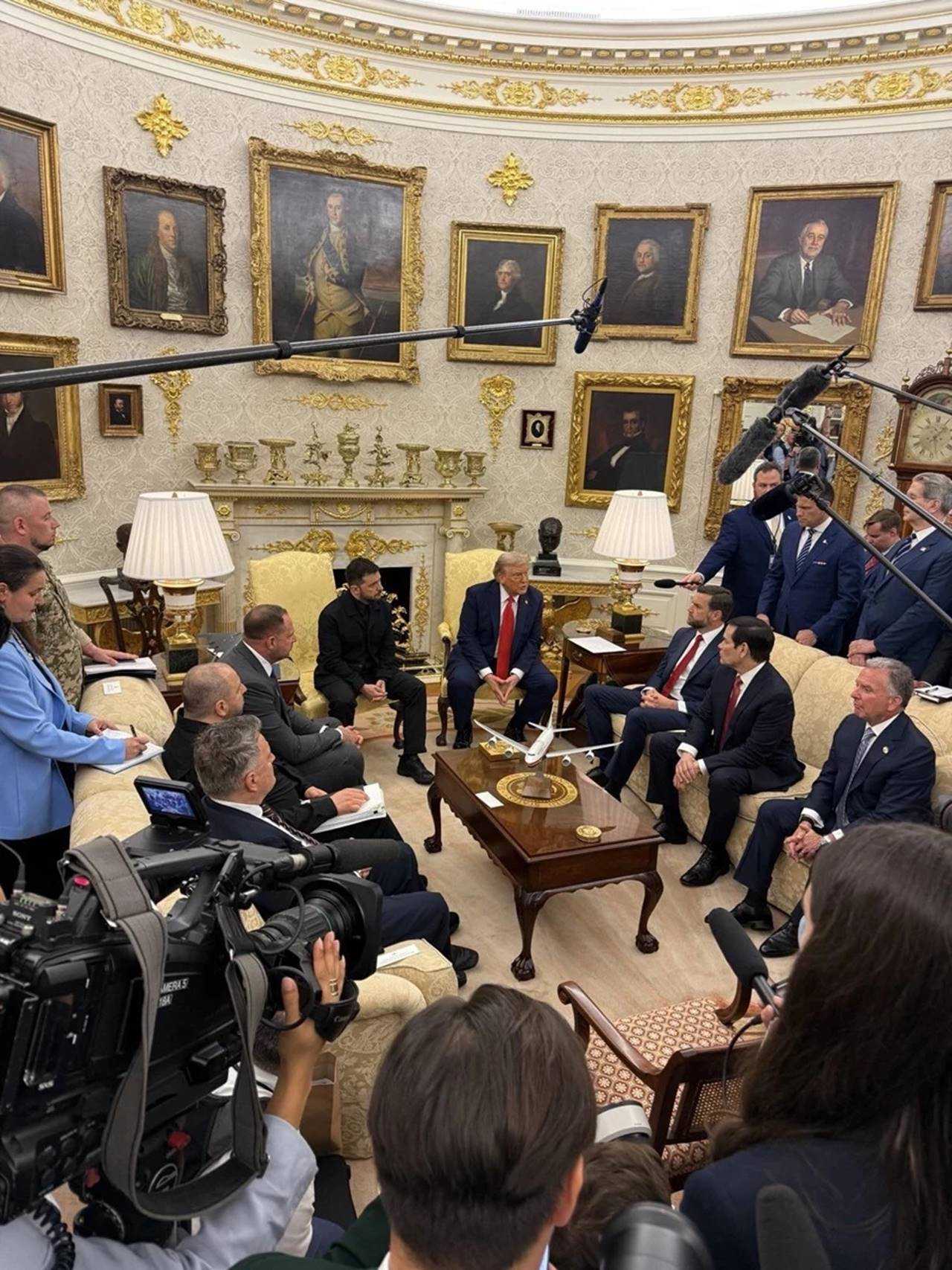 Trump Zelenskiy Zirvesi Kalici Baris Icin Kritik Adim 2